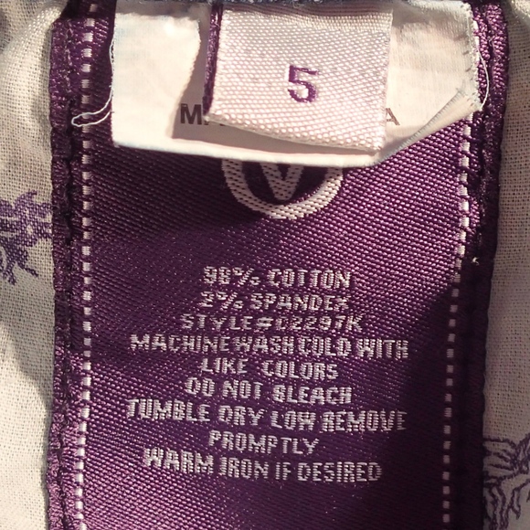 Vigoss Distressed Jean Capris - Picture 6 of 6